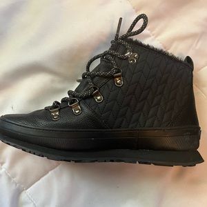 Keds Womens Waterproof boots, Size 8 Brand new